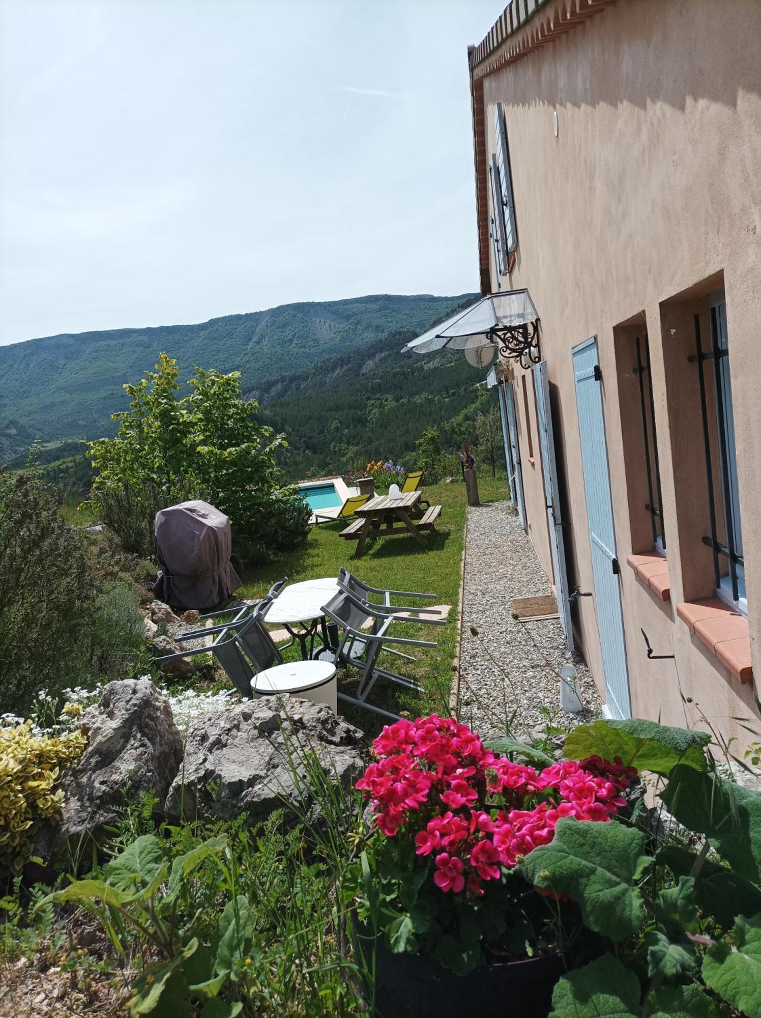 Un Petit Coin De Paradis Orpierre Zewnętrze zdjęcie
